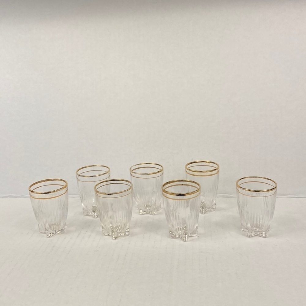 Vintage shot glass set of 7 double gold banding ribbed sides star shaped bottom